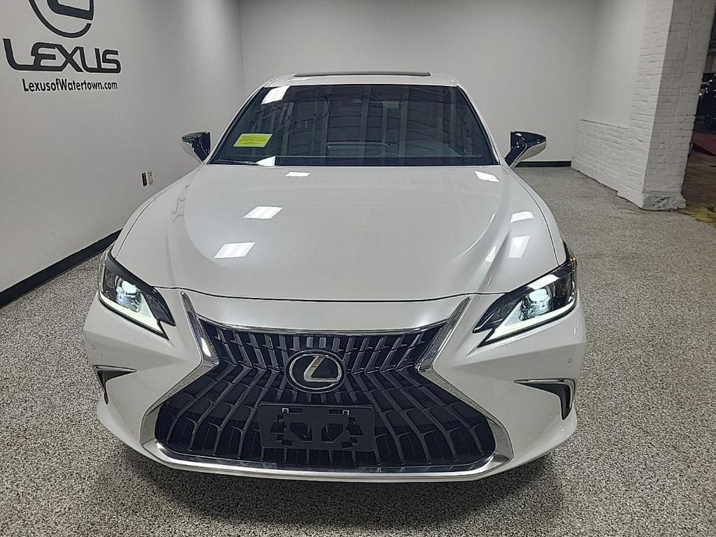 used 2025 Lexus ES 300h car, priced at $44,444