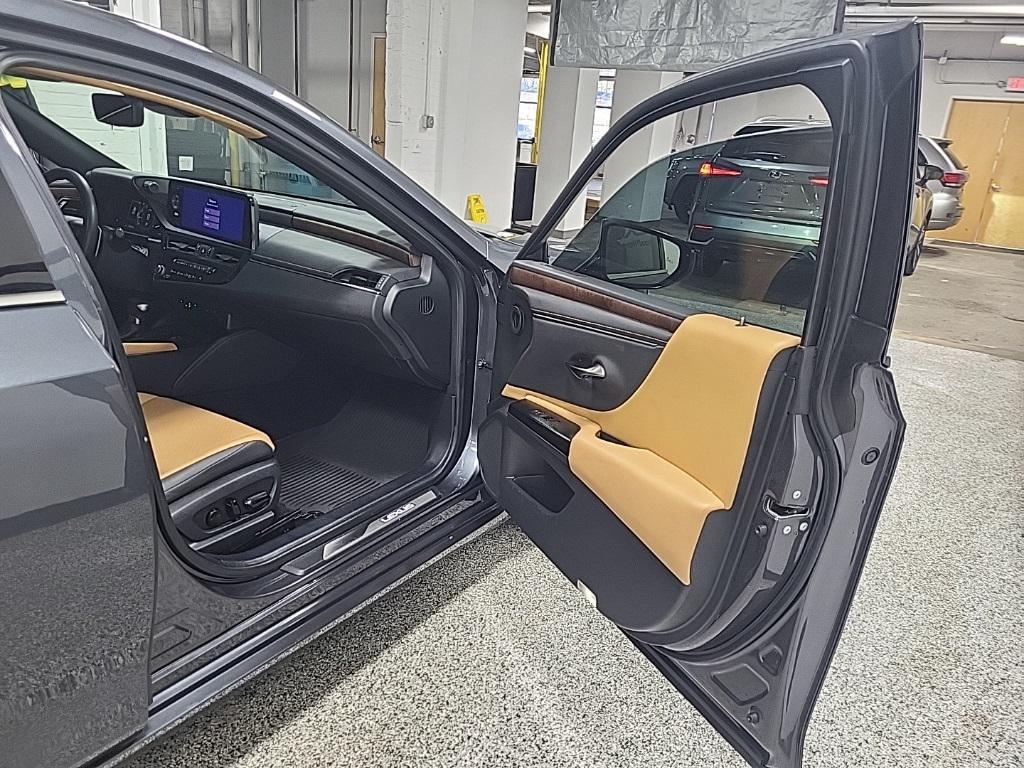 used 2023 Lexus ES 350 car, priced at $36,996