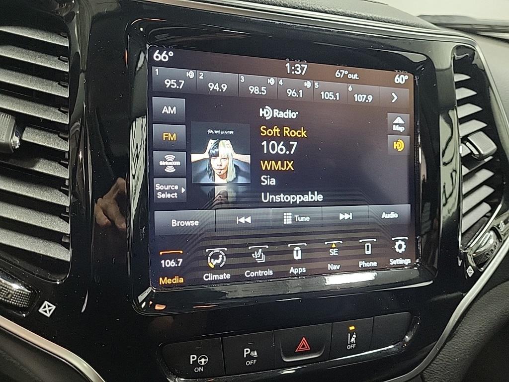 used 2021 Jeep Cherokee car, priced at $22,991