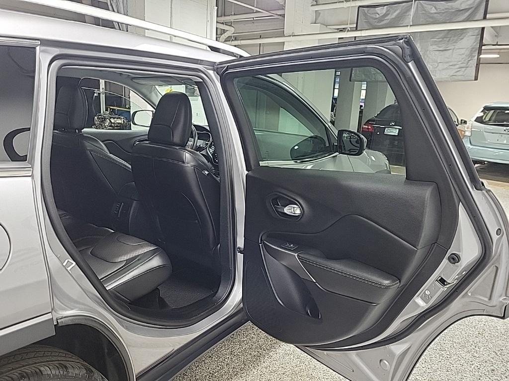 used 2021 Jeep Cherokee car, priced at $22,991