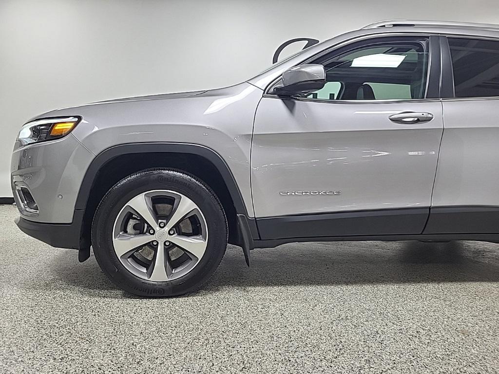 used 2021 Jeep Cherokee car, priced at $22,991