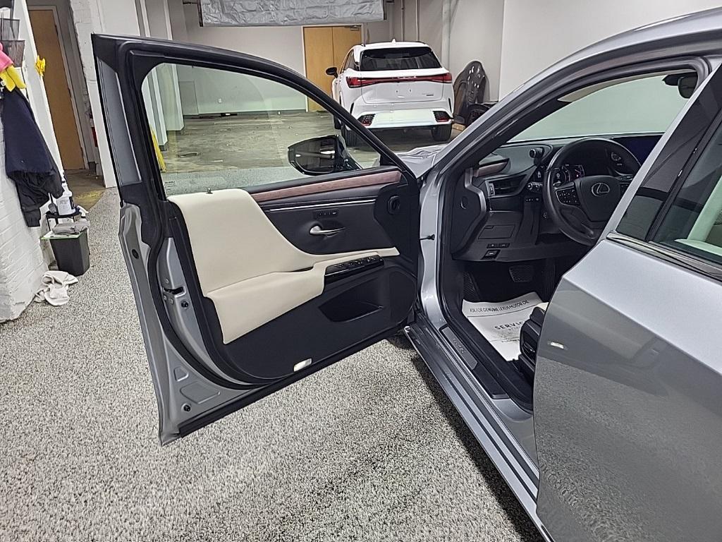 used 2024 Lexus ES 350 car, priced at $38,992