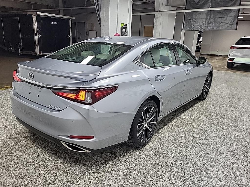 used 2024 Lexus ES 350 car, priced at $38,992