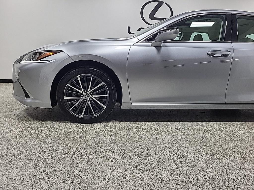 used 2024 Lexus ES 350 car, priced at $38,992
