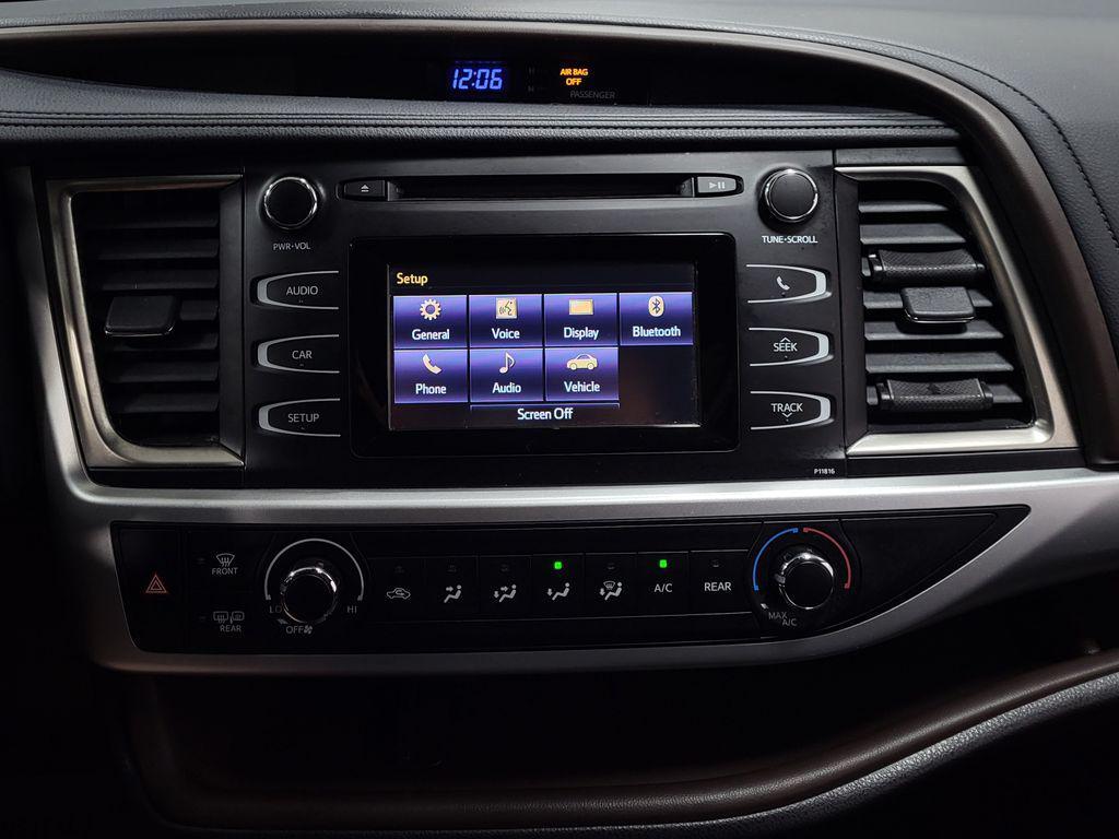 used 2019 Toyota Highlander car, priced at $25,684