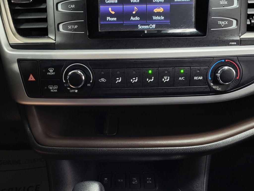 used 2019 Toyota Highlander car, priced at $25,684
