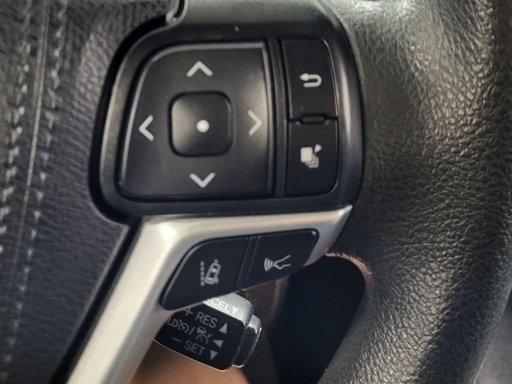used 2019 Toyota Highlander car, priced at $25,684