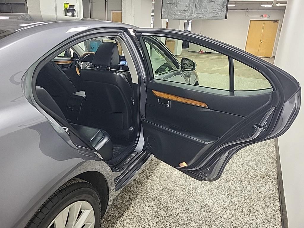 used 2015 Lexus ES 300h car, priced at $17,997
