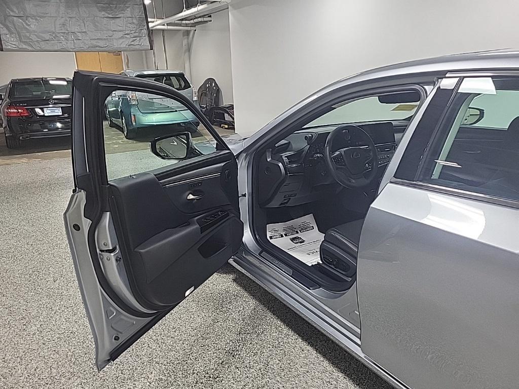 used 2024 Lexus ES 350 car, priced at $39,996