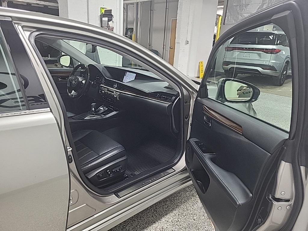 used 2017 Lexus ES 350 car, priced at $27,992