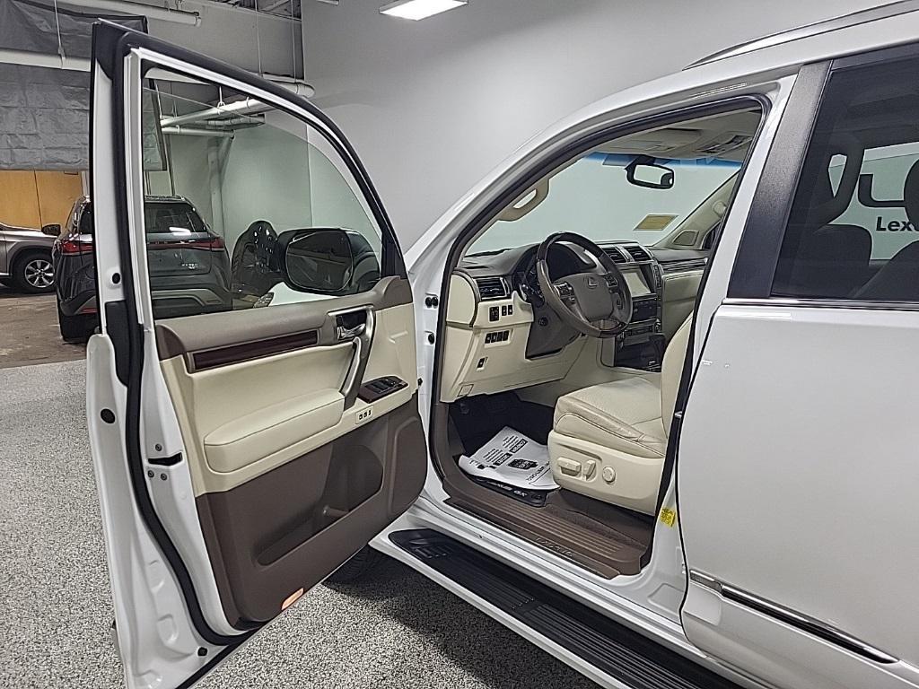 used 2019 Lexus GX 460 car, priced at $29,994