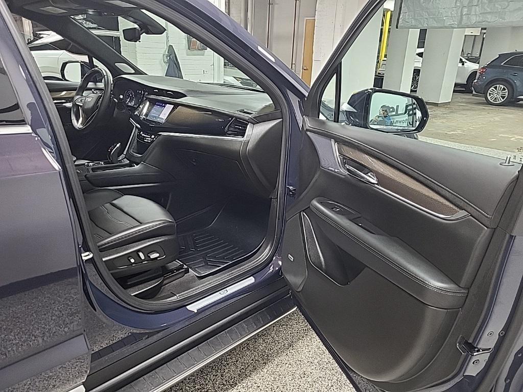used 2024 Cadillac XT6 car, priced at $49,775