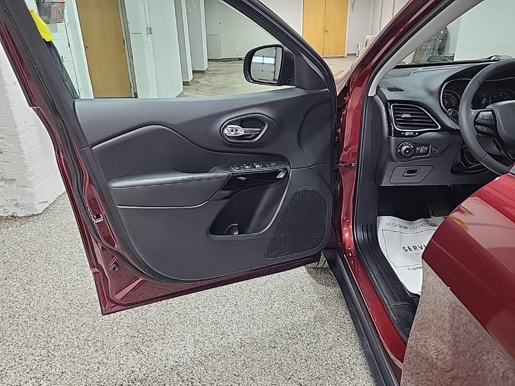 used 2020 Jeep Cherokee car, priced at $19,994