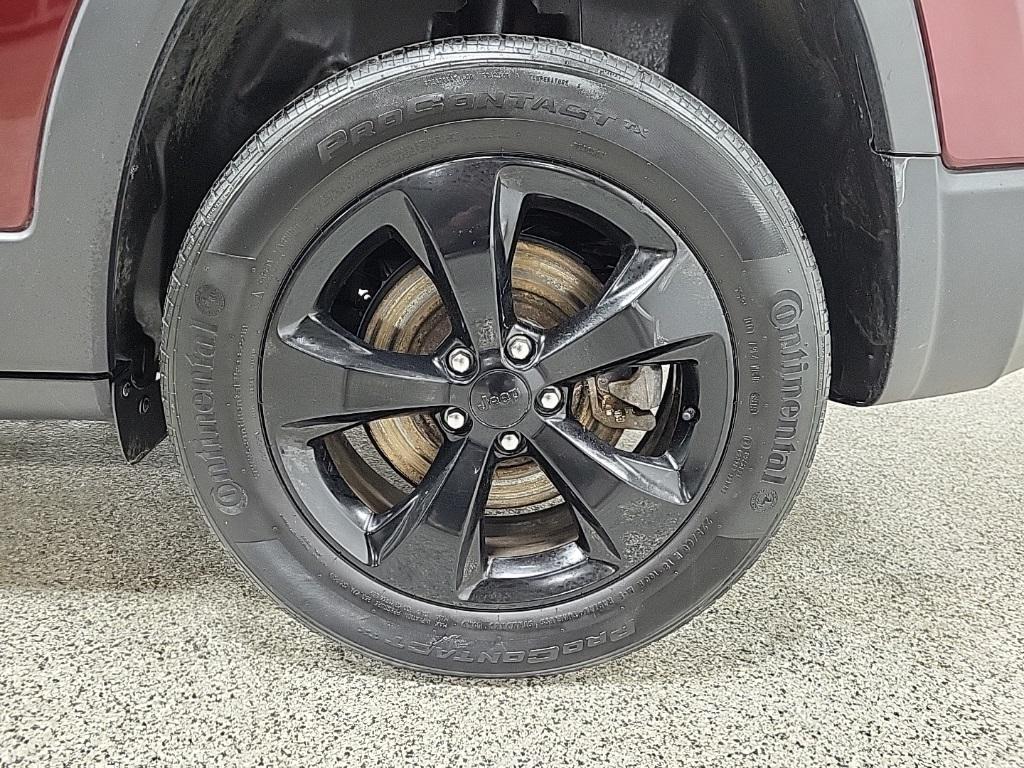 used 2020 Jeep Cherokee car, priced at $19,994