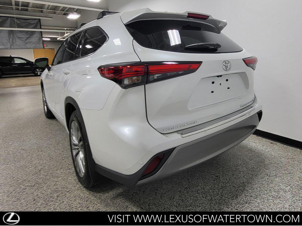 used 2023 Toyota Highlander car, priced at $42,573