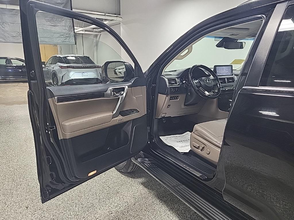 used 2022 Lexus GX 460 car, priced at $45,885