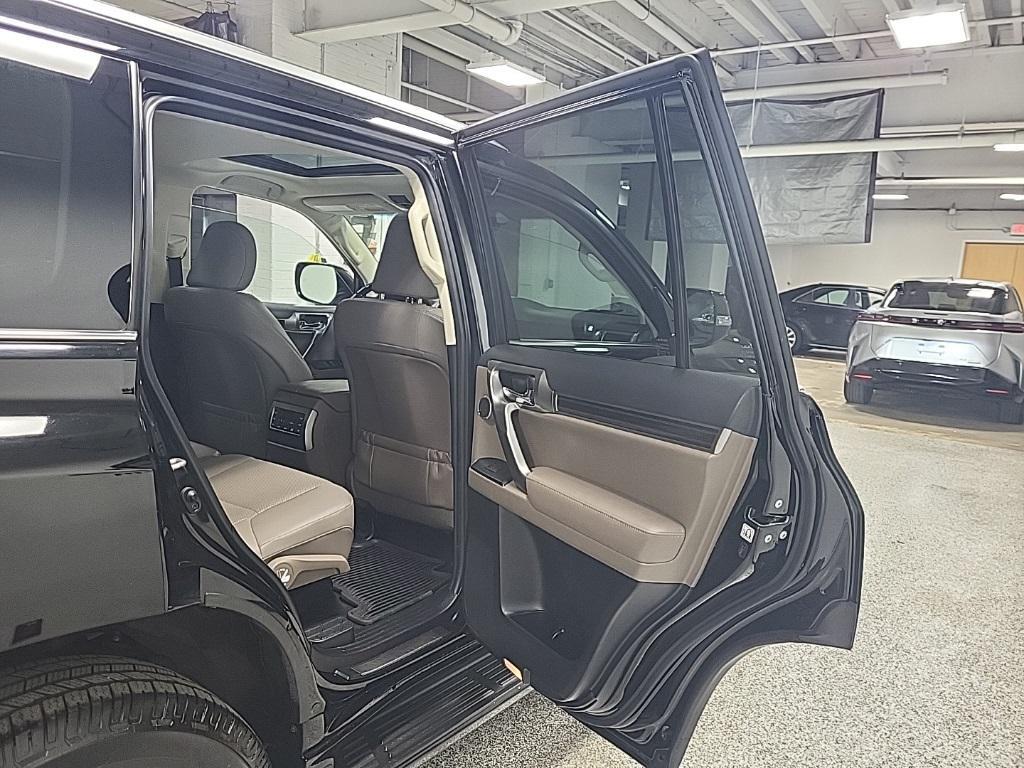 used 2022 Lexus GX 460 car, priced at $45,885