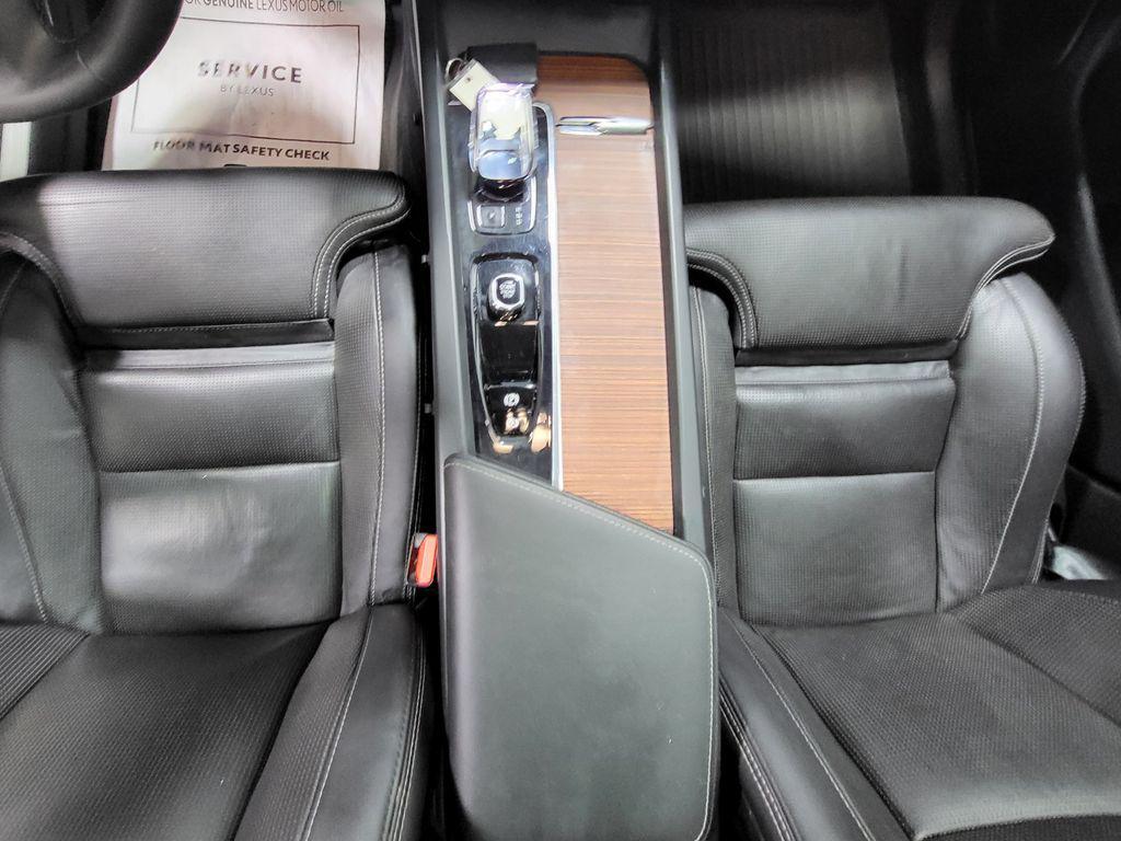 used 2023 Volvo XC60 car, priced at $35,991