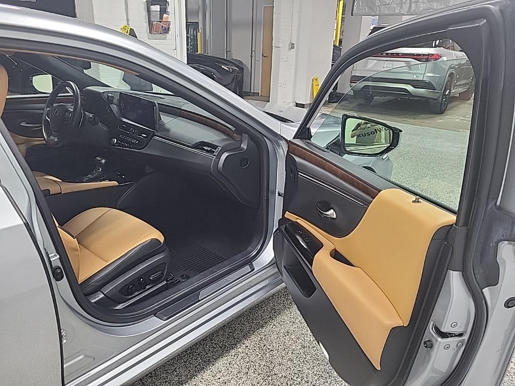used 2023 Lexus ES 350 car, priced at $38,993