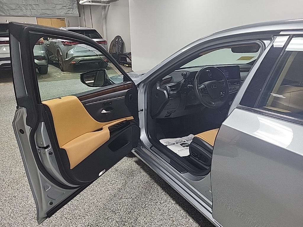 used 2023 Lexus ES 350 car, priced at $38,993
