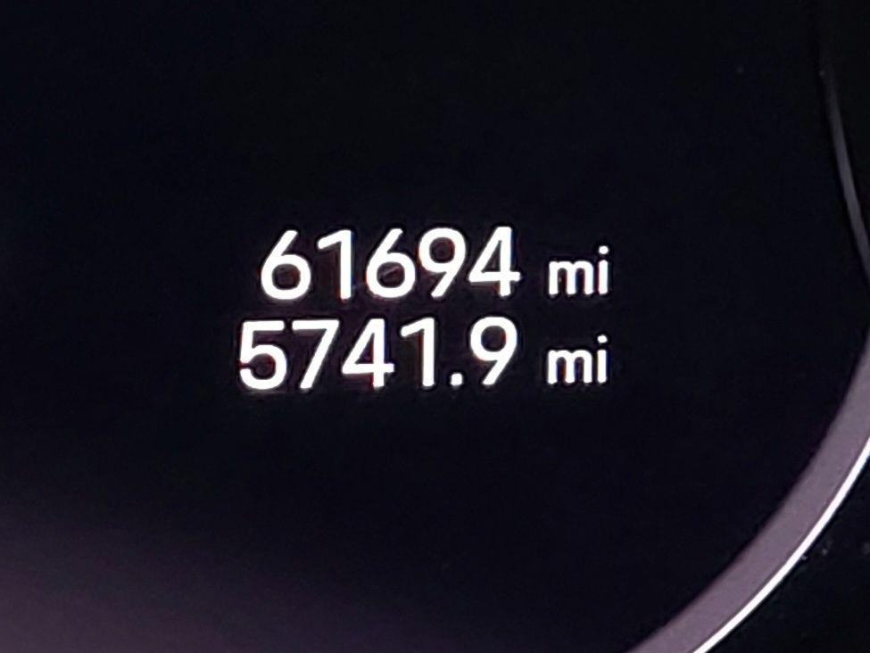 used 2022 Porsche Cayenne car, priced at $42,887