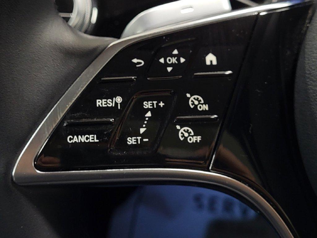 Mercedes-Benz E-Class view 28