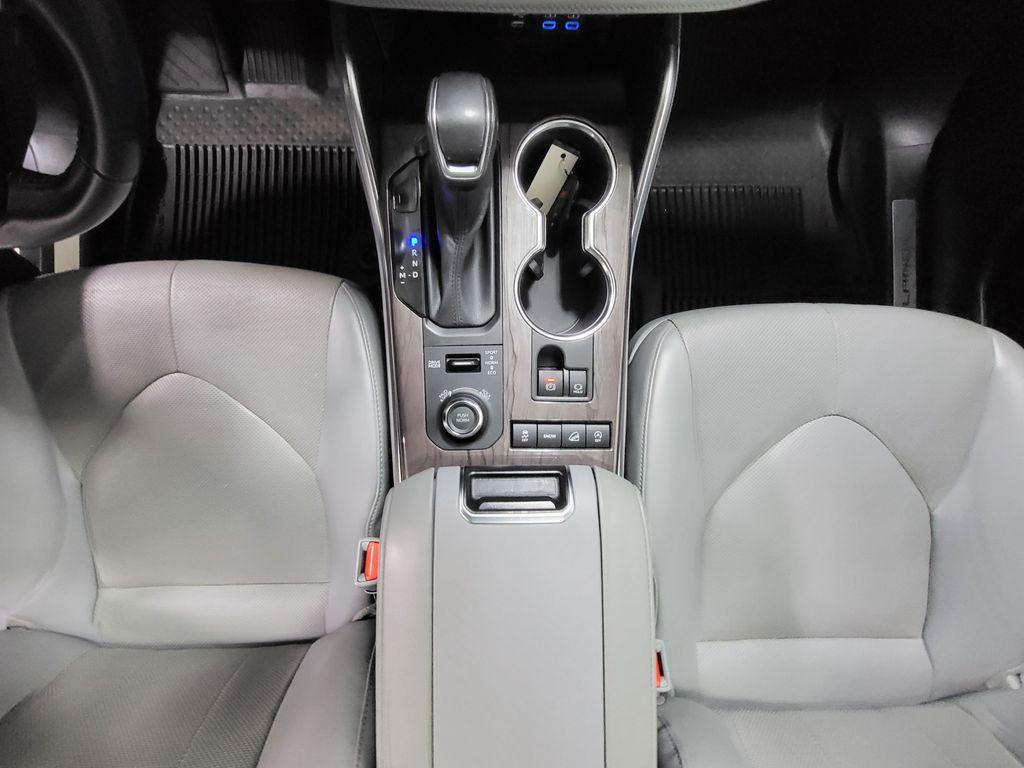 used 2022 Toyota Highlander car, priced at $35,466