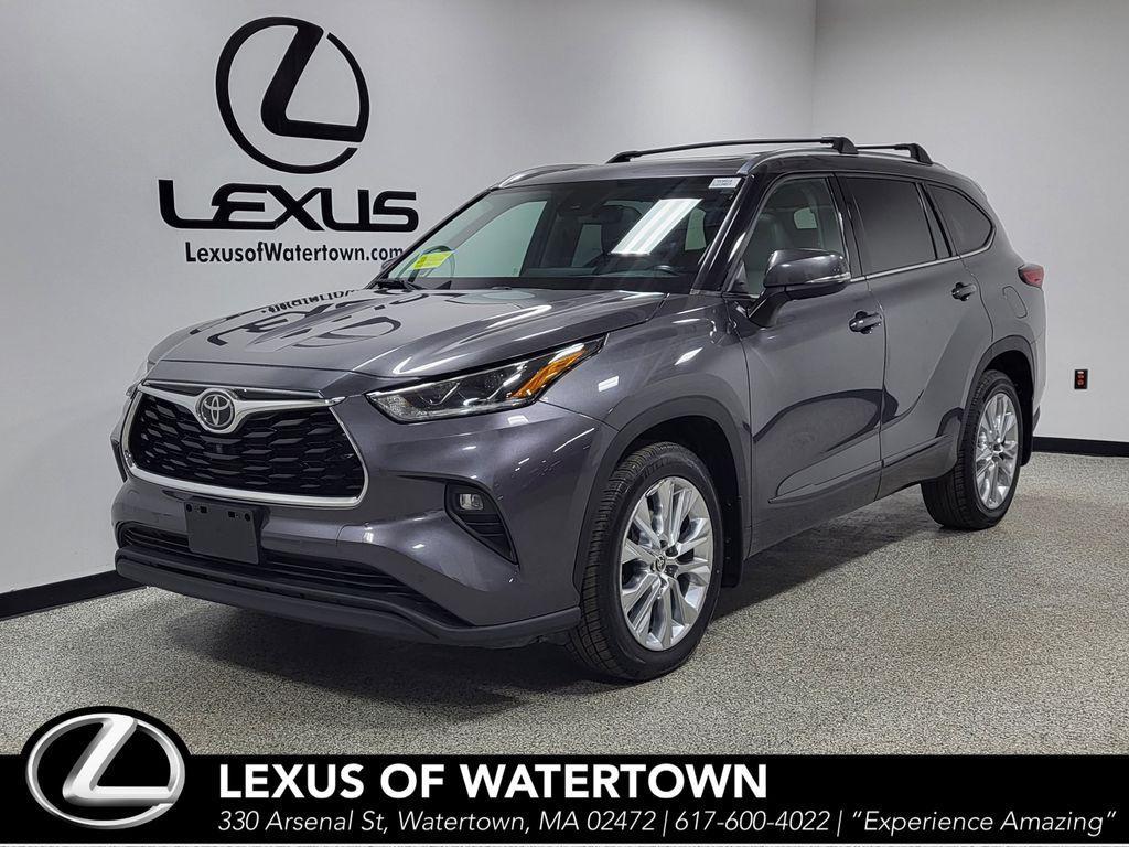 used 2022 Toyota Highlander car, priced at $35,466