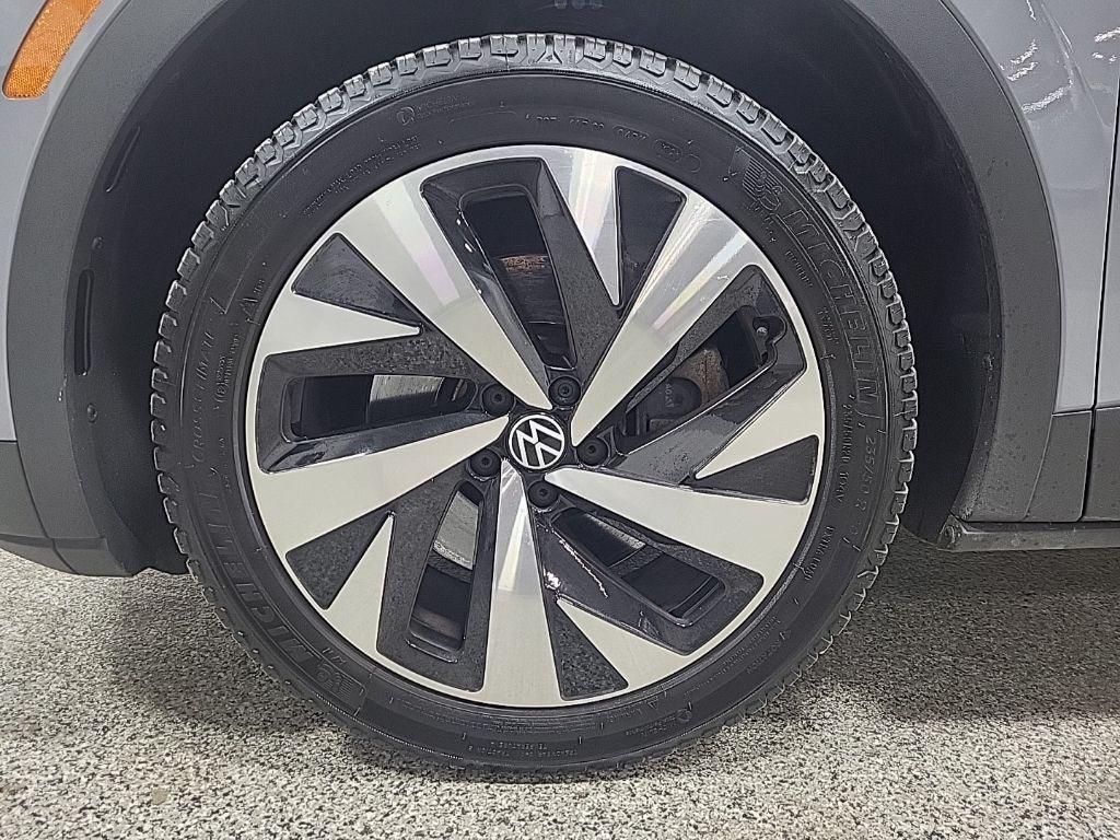 used 2022 Volkswagen ID.4 car, priced at $17,774