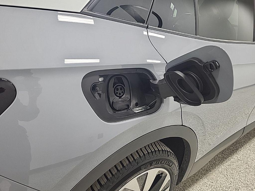 used 2022 Volkswagen ID.4 car, priced at $17,774