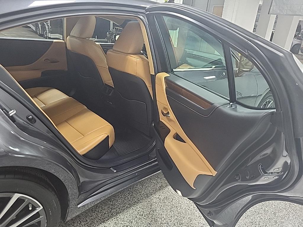 used 2025 Lexus ES 350 car, priced at $43,992