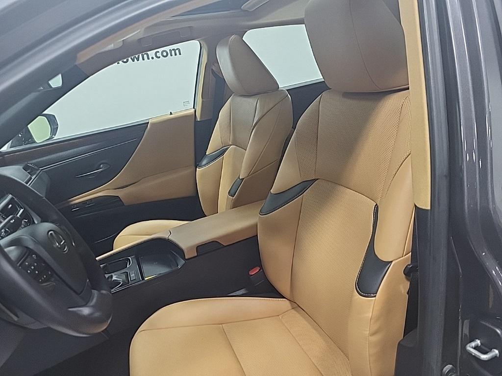 used 2025 Lexus ES 350 car, priced at $43,992