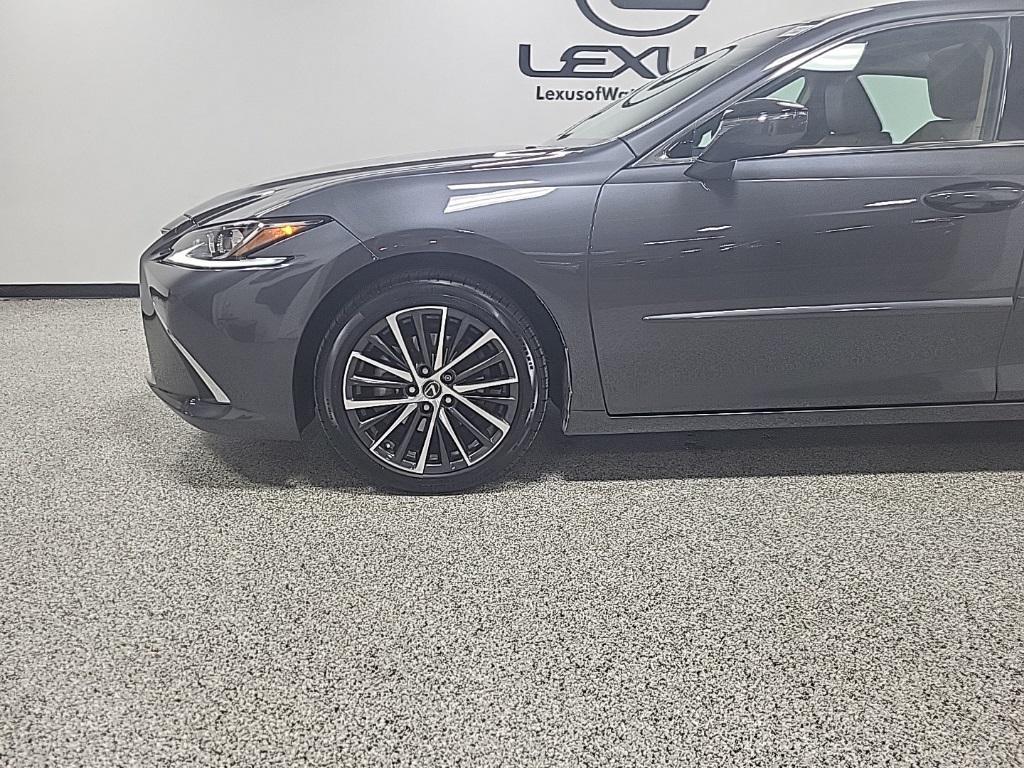 used 2025 Lexus ES 350 car, priced at $43,992