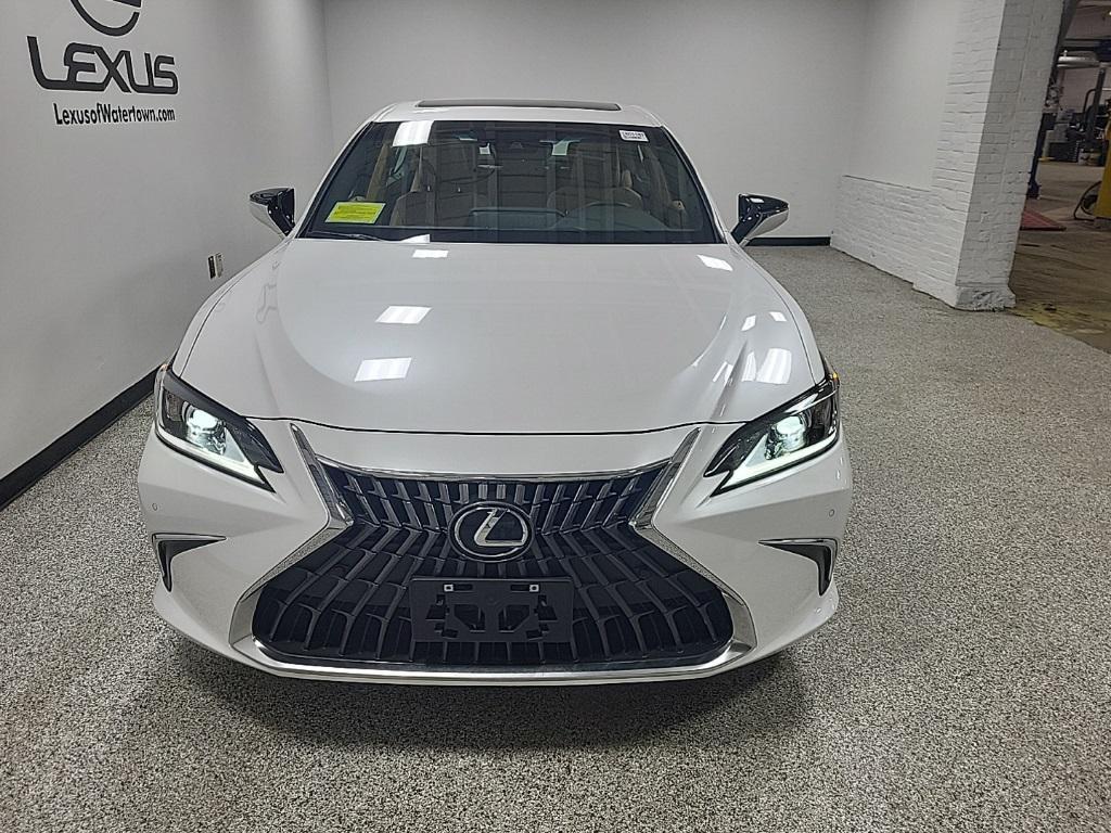 used 2025 Lexus ES 300h car, priced at $43,333