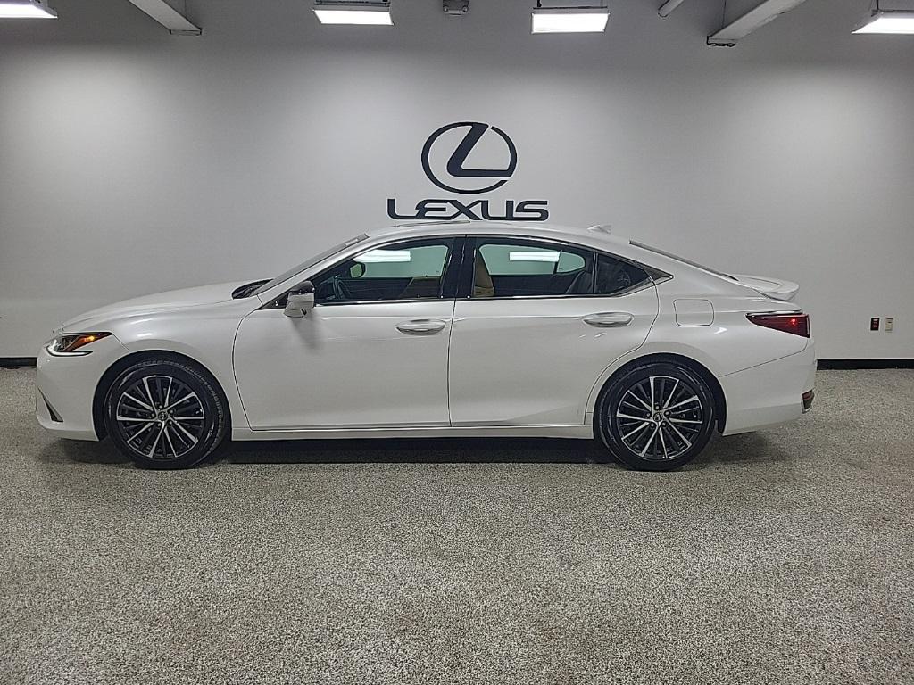 used 2025 Lexus ES 300h car, priced at $43,333