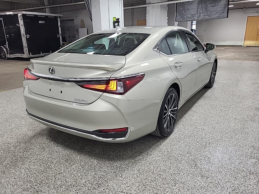 used 2025 Lexus ES 300h car, priced at $44,444