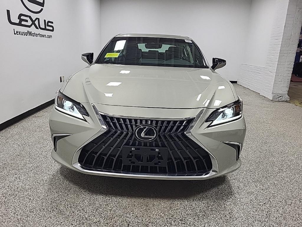 used 2025 Lexus ES 300h car, priced at $44,444