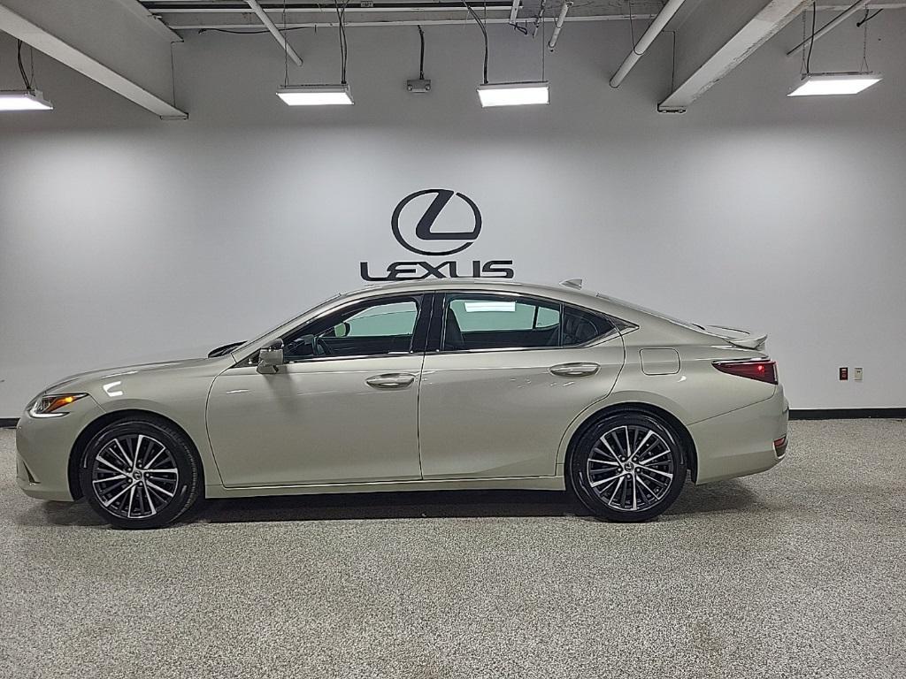 used 2025 Lexus ES 300h car, priced at $44,444