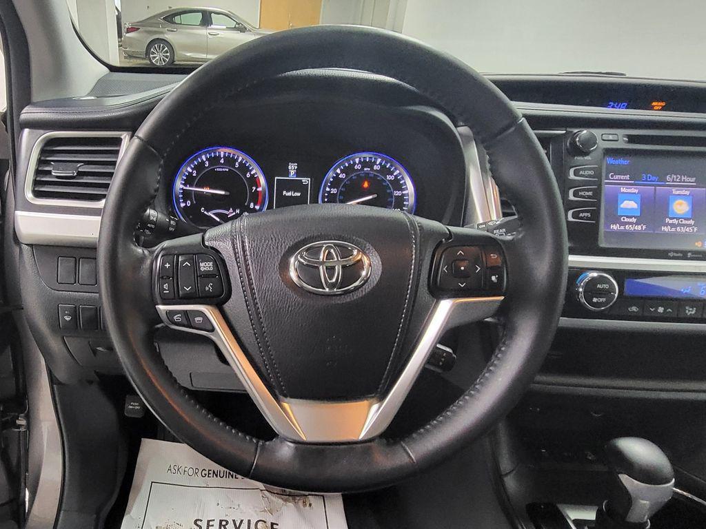 used 2015 Toyota Highlander car, priced at $23,571