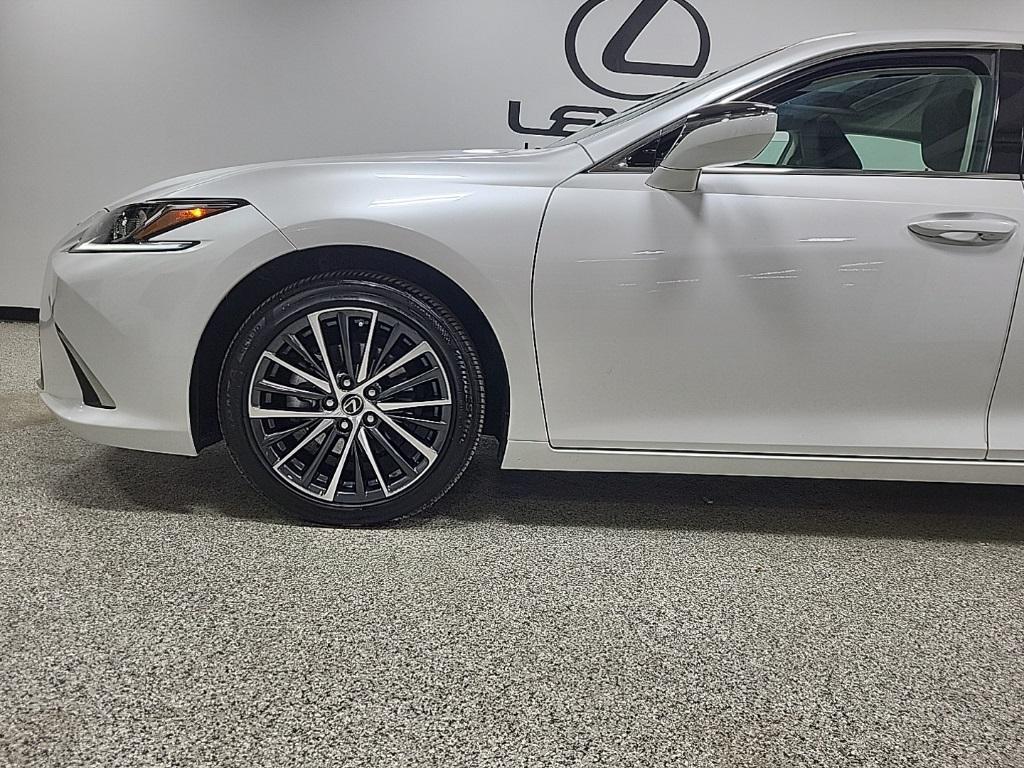 used 2025 Lexus ES 300h car, priced at $44,774