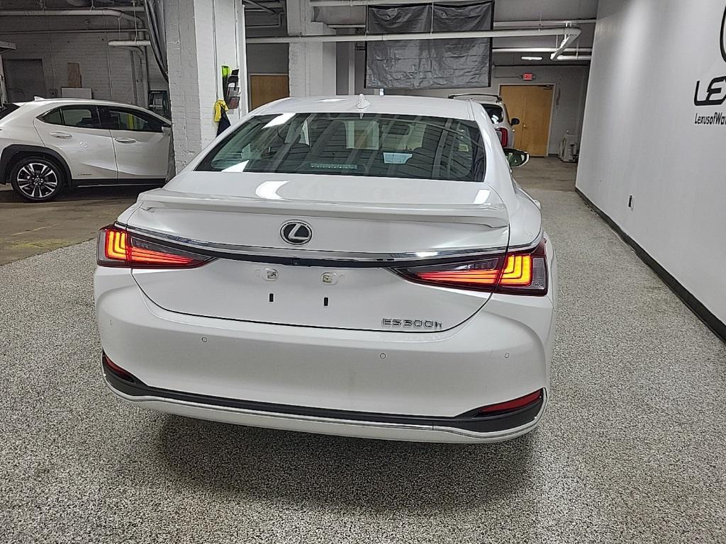 used 2025 Lexus ES 300h car, priced at $44,774
