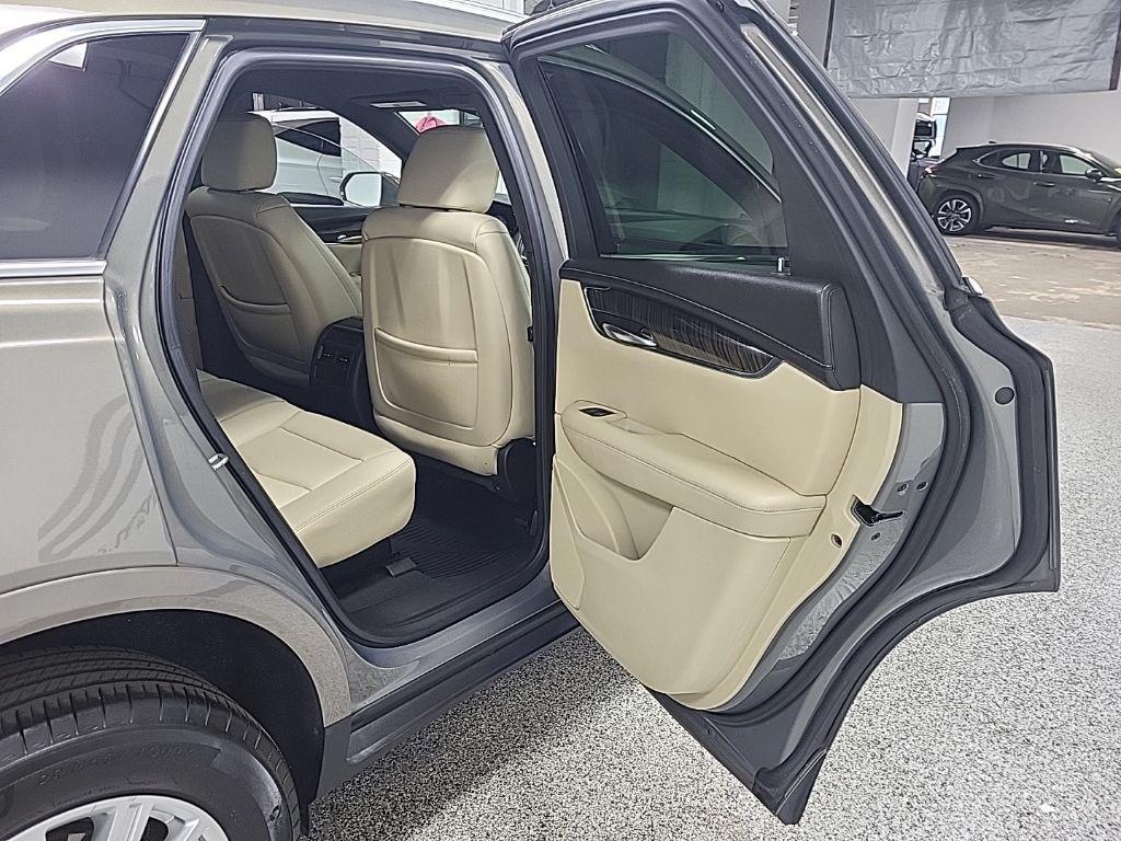 used 2018 Cadillac XT5 car, priced at $21,885