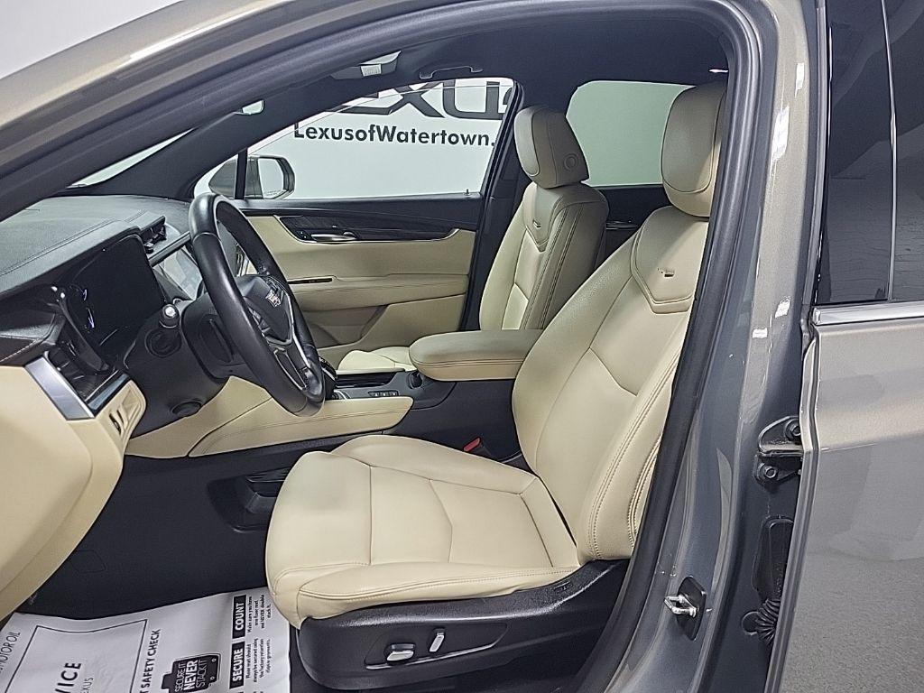 used 2018 Cadillac XT5 car, priced at $21,885