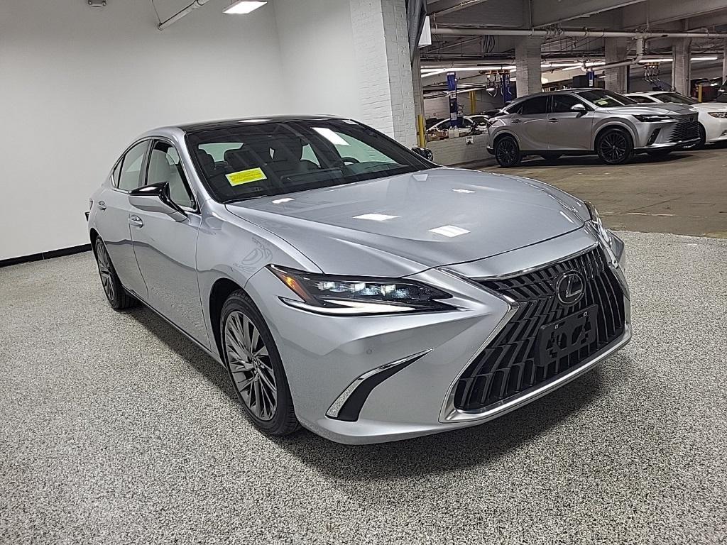 used 2024 Lexus ES 350 car, priced at $46,993