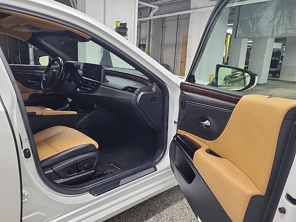 used 2023 Lexus ES 350 car, priced at $38,884