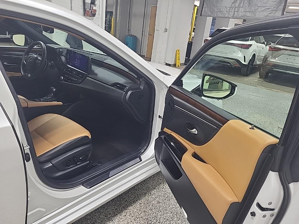 used 2024 Lexus ES 350 car, priced at $41,996