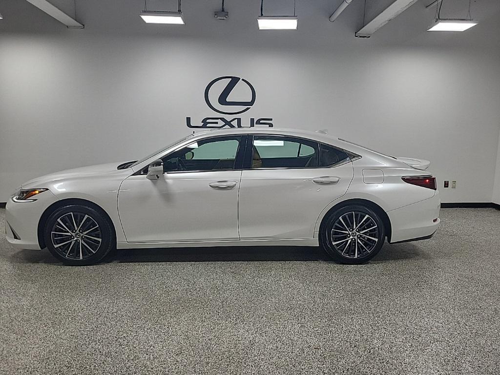 used 2024 Lexus ES 350 car, priced at $41,996