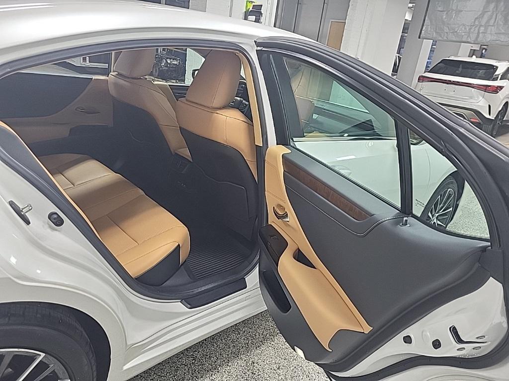 used 2024 Lexus ES 350 car, priced at $41,996