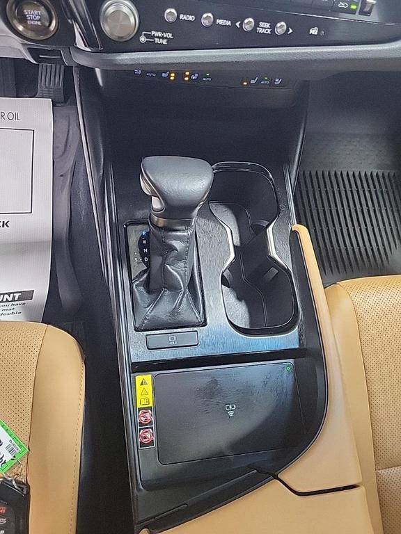 used 2024 Lexus ES 350 car, priced at $41,996