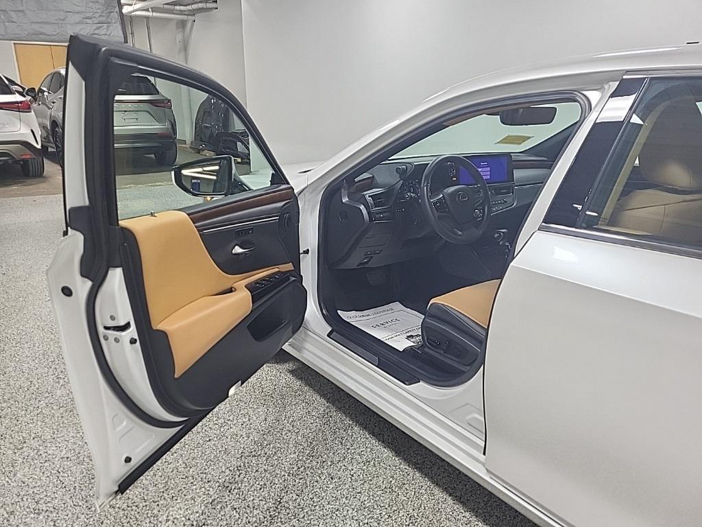 used 2024 Lexus ES 350 car, priced at $41,996
